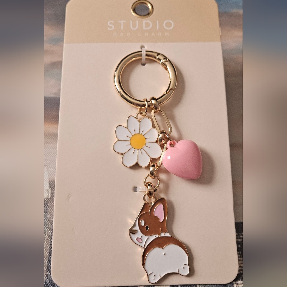 Studio Bag Charm with Corgi, Daisy & Pink Heart NIP - Picture 7 of 8